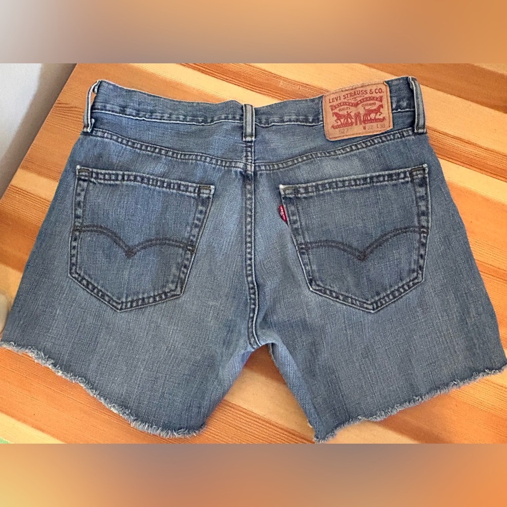 2/30$ 🛍️ LEVI’s Unisex Denim Cut Offs. Boho, festival, Worn-In